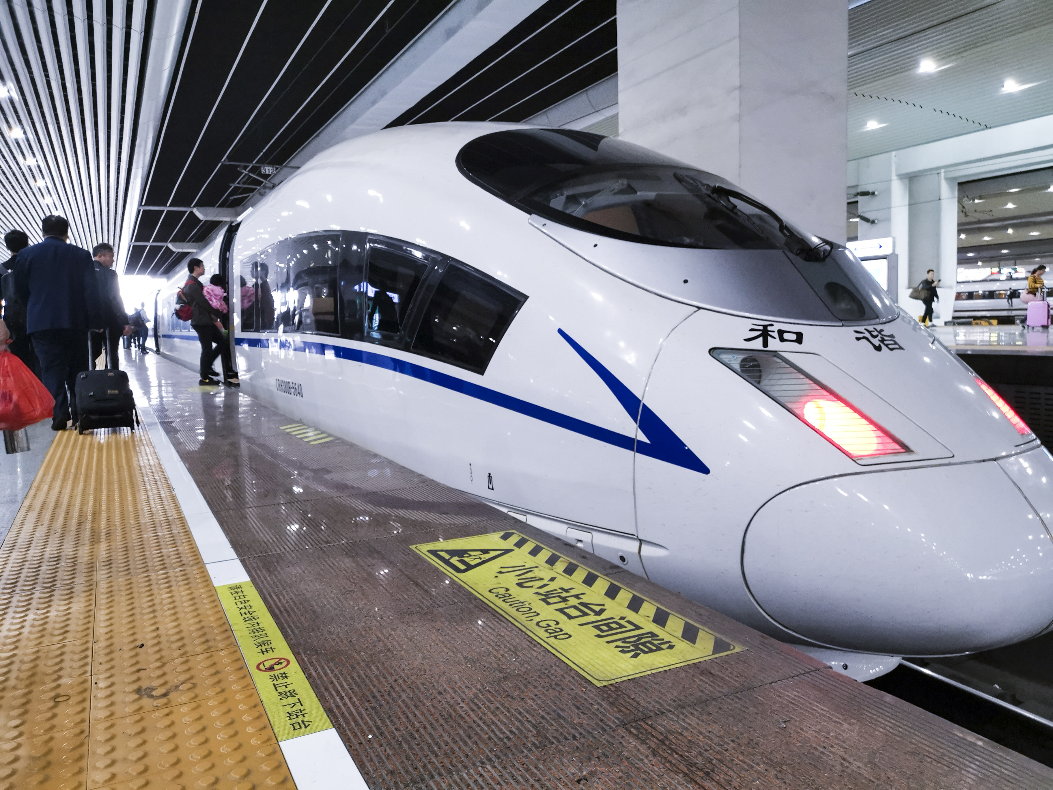 1613970391978073.jpg 2019-高铁-火车-火车站-铁路-何世红 摄影1.jpg